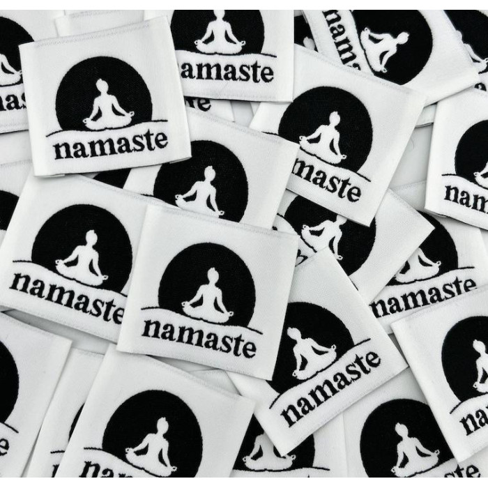Étiquette tissée à coudre : Namaste - Blanc et Noir