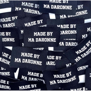 Étiquette tissée à coudre : Made by ma daronne - Noir et blanc