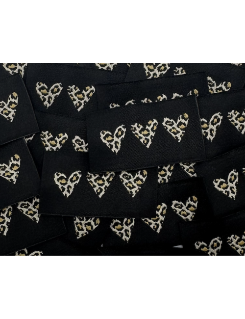 Étiquette tissée à coudre : 3 coeurs - Léopard sur fond Noir