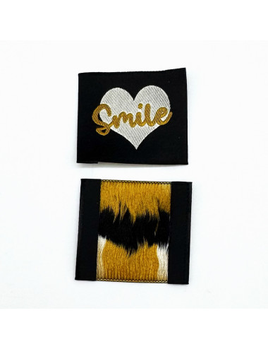 Étiquette tissée à coudre : Smile - NOIR, ÉCRU et OLIVE