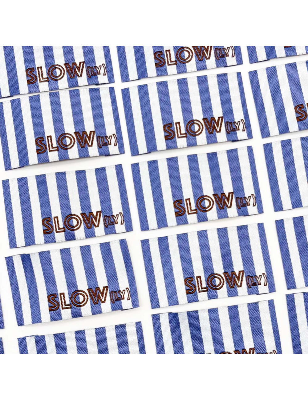 Étiquette tissée à coudre : Rayures SLOW(LY) -  BLEUES