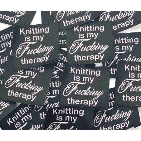 Étiquette tissée à coudre : KNITTING IS MY FUCKING THERAPY