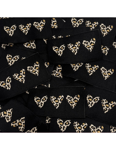 Étiquette tissée à coudre : 3 coeurs - Léopard sur fond Noir