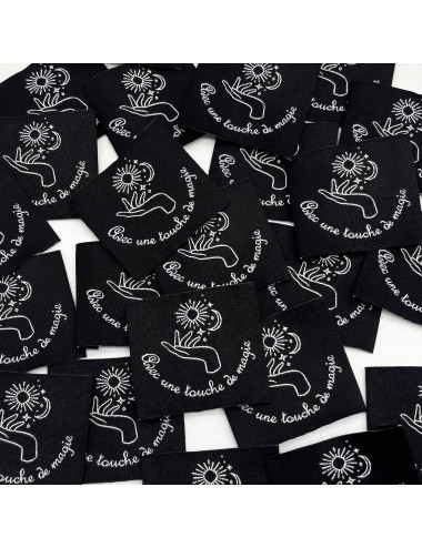 Étiquette tissée à coudre : Avec une touche de Magie - NOIR