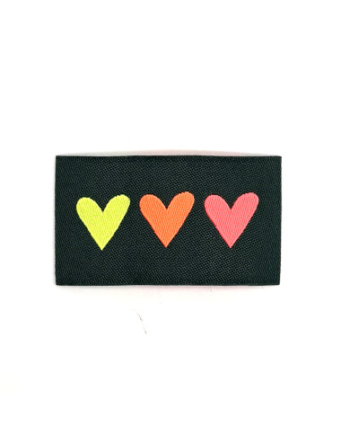 Étiquette tissée à coudre : 3 Coeurs - FLUO sur fond KAKI