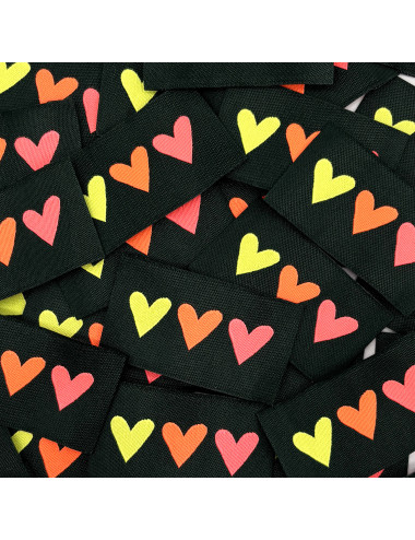 Étiquette tissée à coudre : 3 Coeurs - FLUO sur fond KAKI