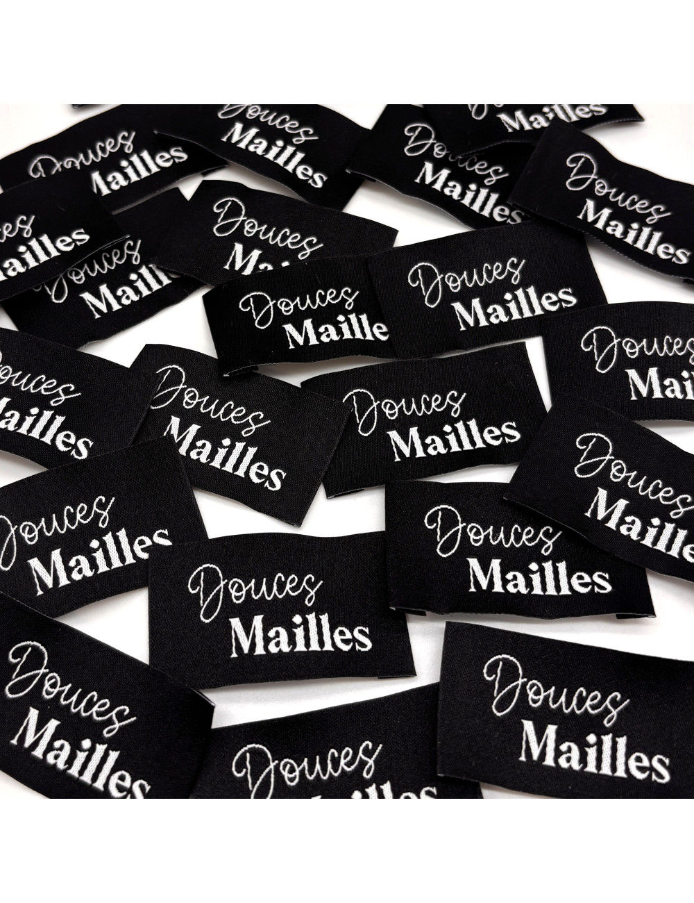 Étiquette tissée à coudre : Douces Mailles - NOIR