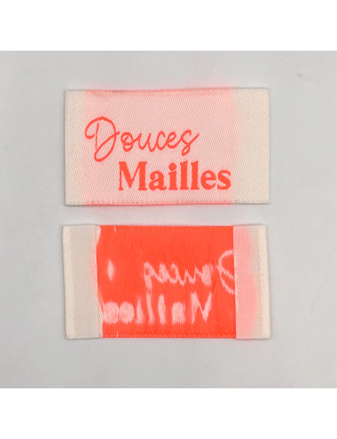 Étiquette tissée à coudre : Douces Mailles - ROSE FLUO