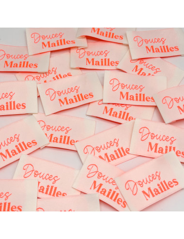 Étiquette tissée à coudre : Douces Mailles - ROSE FLUO