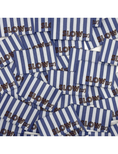 Étiquette tissée à coudre : Rayures SLOW(LY) -  BLEUES