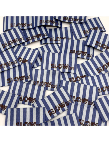 Étiquette tissée à coudre : Rayures SLOW(LY) -  BLEUES