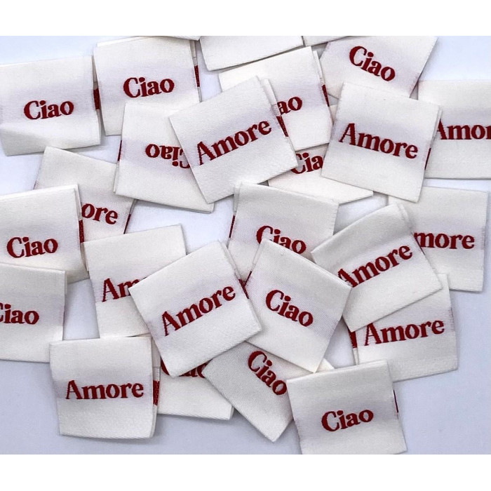 Étiquette tissée à coudre pliée : CIAO AMORE - écru et rouge